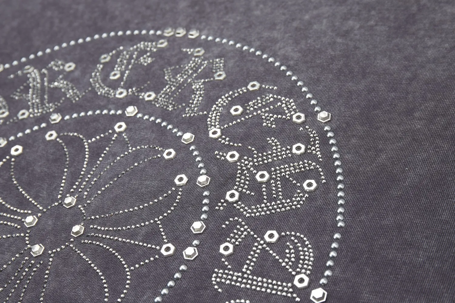 🅿️230 ✨CH✨🆕25SS spring and summer new style Crow ✝ embroidered short-sleeved frame Light luxury essential item for daily commuting for men and women Correct version Welcome to compare Detailed features · 280g 100% pure cotton double yarn jersey fabric · Custom dyed in the same vat, special thickened 32 count double-ply 1X1 thread · Imported Australian pearlescent diamonds✝patterns➕hardware nuts are stamped at high temperature. Ready-made garments are dyed and then faded and fried with snowflakes and frayed. Then washed to make them look old. General washing improves the effect · Double-needle sewing and seam-crossing process · Original main mark washed tag brand moisture-proof paper packaging Color: black/rock coffee/green/red/blue Size: S/M/L/XL